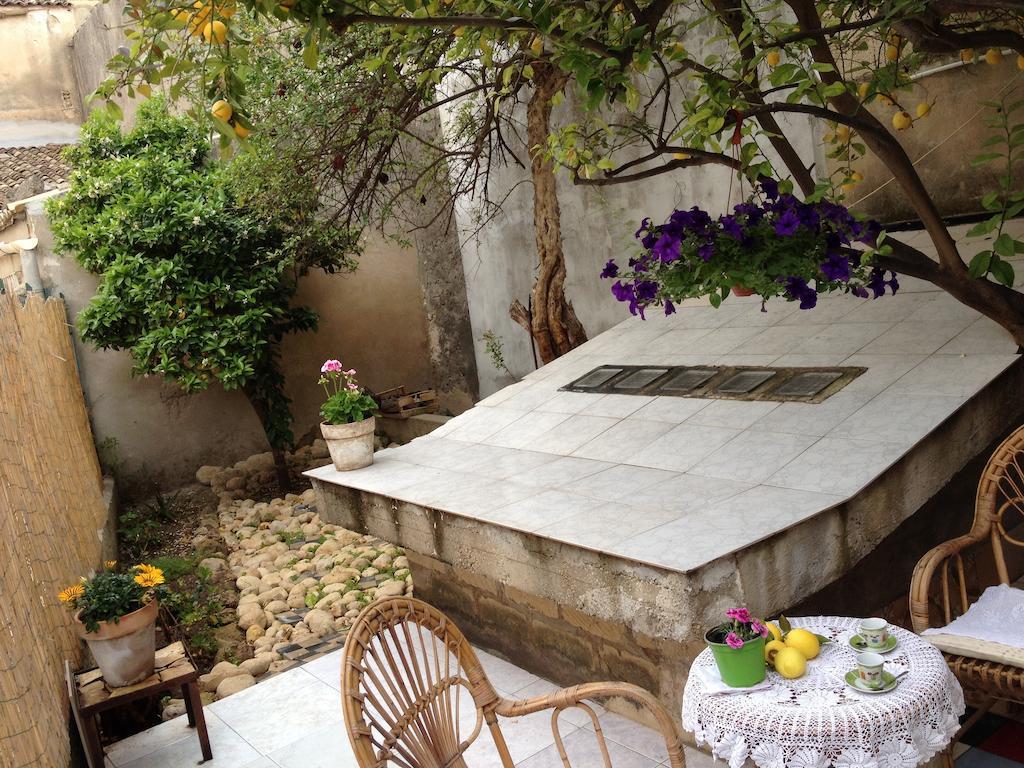 Case Vacanze Le Rose Villa Noto Exterior foto
